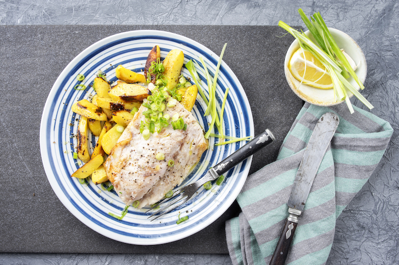 Coalfish,Filet,With,Chips